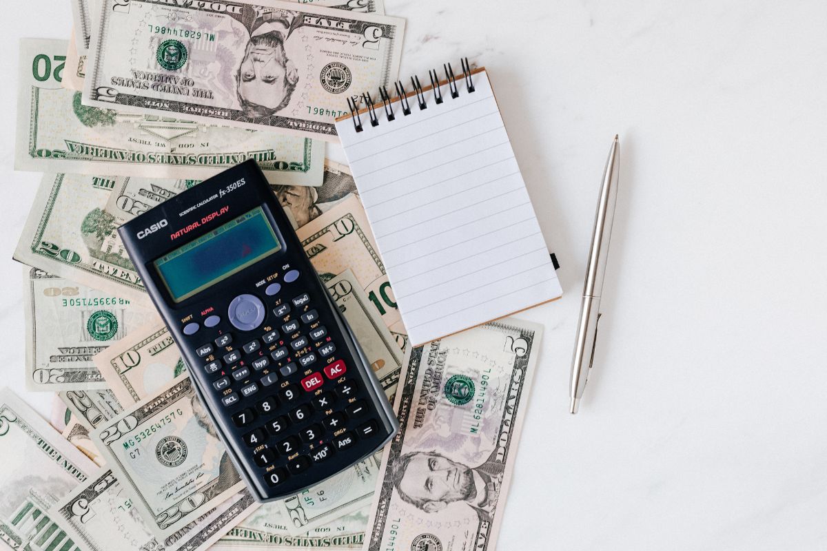 Comparing Personal Loan Rates 2024: Banks vs. Online Lenders