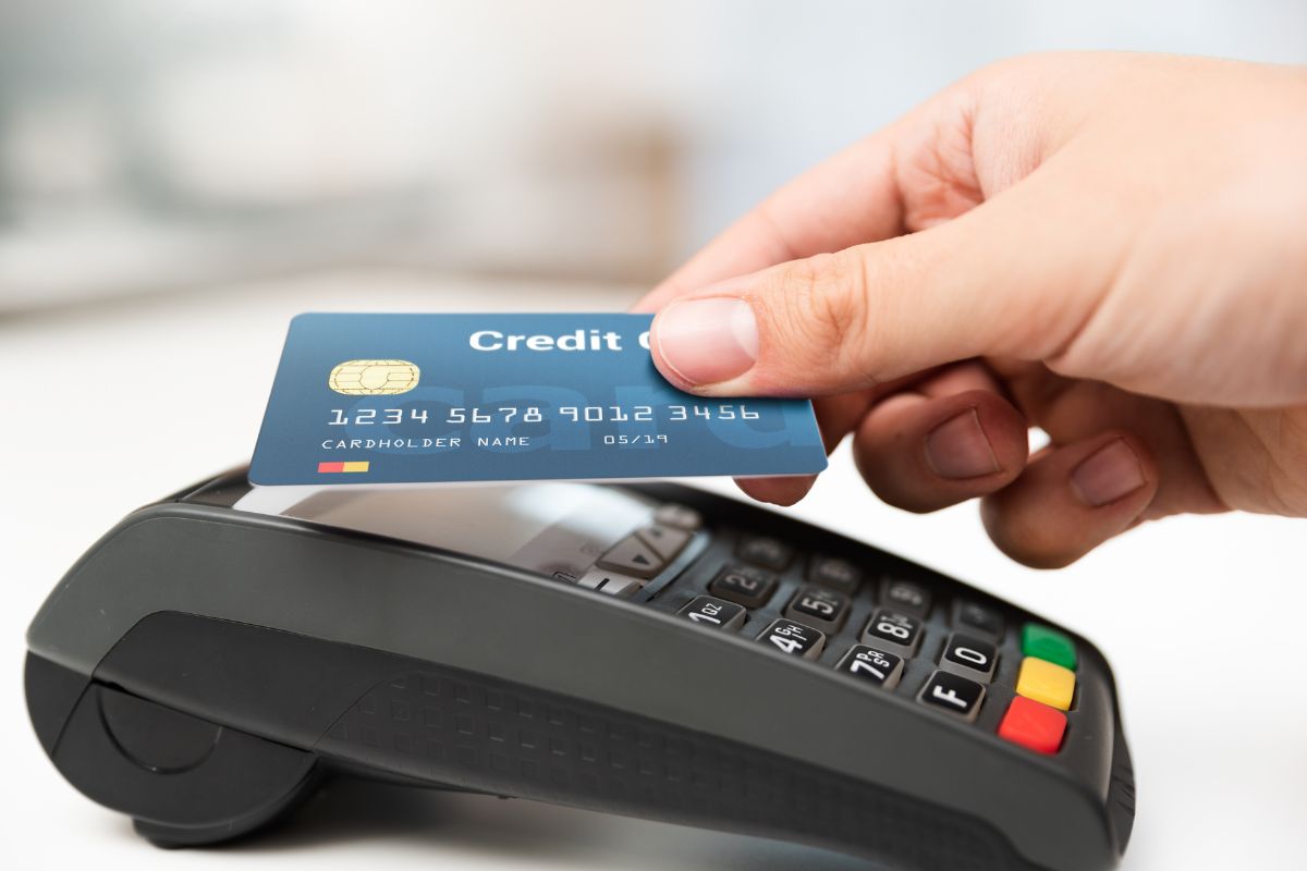 Earn cashback in restaurants